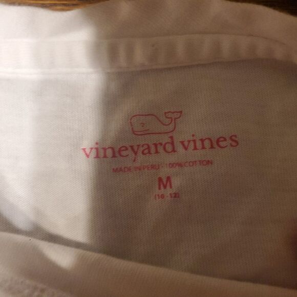Vineyard Vines white whale tshirt sz Medium - Picture 2 of 3